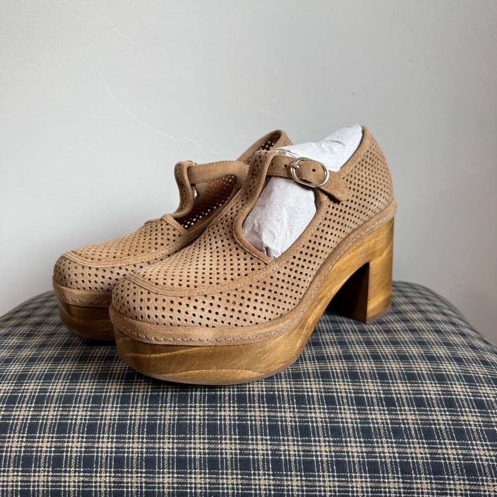 Matisse Enzo Perforated Suede T-Strap Wood Platform Heels Size 7M Tan